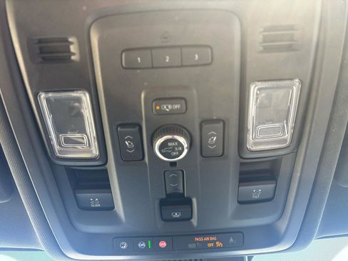 Used 2024 Chevrolet Tahoe Premier w/ Premium Package image 32