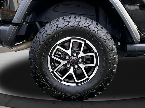 Certified 2024 Jeep Wrangler Unlimited Rubicon w/ Convenience Group image 34