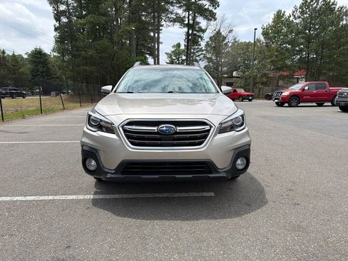 Used 2018 Subaru Outback 2.5i Limited AWD/4WD image 3