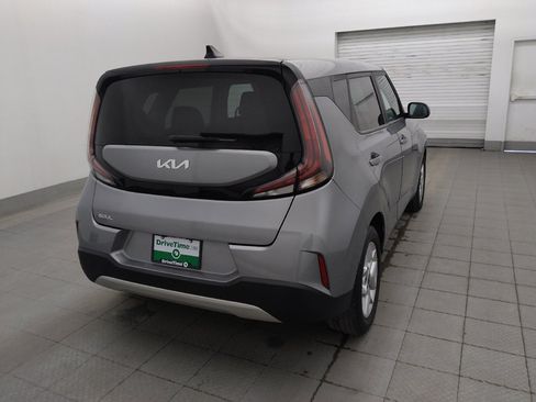 Used 2023 Kia Soul LX w/ Option Group 015 FWD image 9