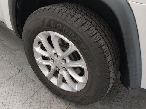 Used 2016 Jeep Grand Cherokee Laredo w/ Quick Order Package 23E image 31