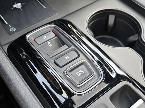 Used 2025 Honda Pilot TrailSport image 38