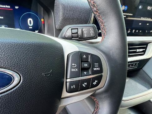 Used 2025 Ford Explorer Active image 13