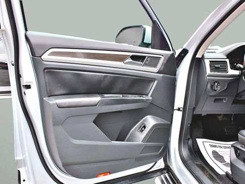 Used 2019 Volkswagen Atlas SEL FWD image 25