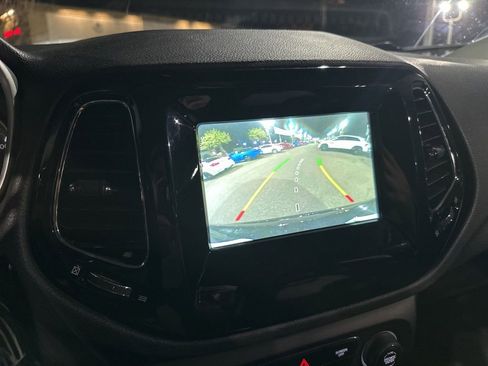 Used 2018 Jeep Compass Altitude w/ Popular Equipment Group image 8