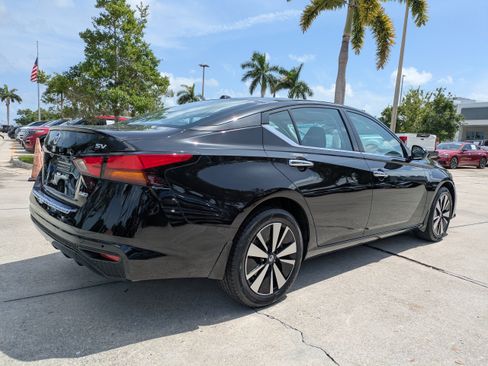 Used 2022 Nissan Altima 2.5 SV AWD/4WD image 4