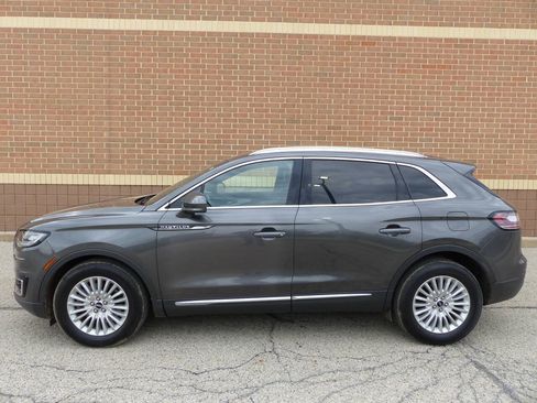 Used 2019 Lincoln Nautilus Premier AWD/4WD image 6