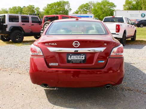 Used 2014 Nissan Altima 2.5 S w/ Display Audio Package FWD image 8