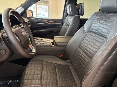 Certified 2023 Cadillac Escalade Sport Platinum w/ LPO, ONYX Package AWD/4WD image 15