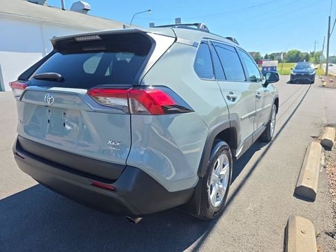 Used 2020 Toyota RAV4 XLE w/ XLE Grade Weather Package AWD/4WD image 2
