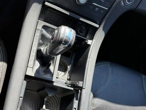 Used 2016 Ford Taurus SEL w/ Equipment Group 201A image 18