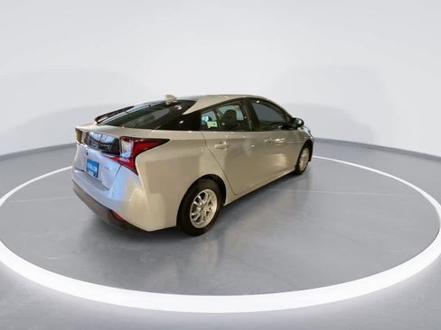 Used 2021 Toyota Prius LE image 8
