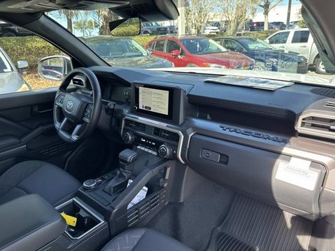 Certified 2025 Toyota Tacoma SR5 image 18