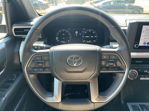 Used 2024 Toyota Tacoma TRD Off-Road AWD/4WD image 27