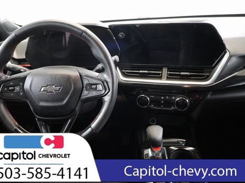 Used 2024 Chevrolet Trax RS w/ Sunroof Package FWD image 14
