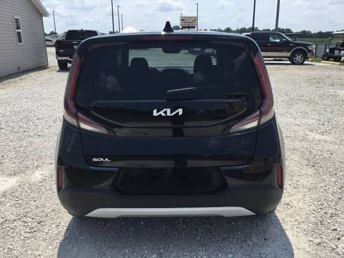 Used 2024 Kia Soul LX w/ Option Group 015 FWD image 4