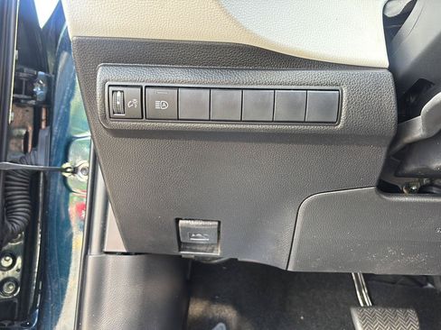 Used 2020 Toyota Corolla SE FWD image 25