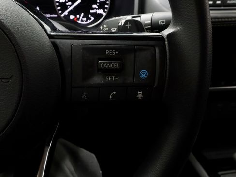 Certified 2022 Nissan Rogue SV image 30