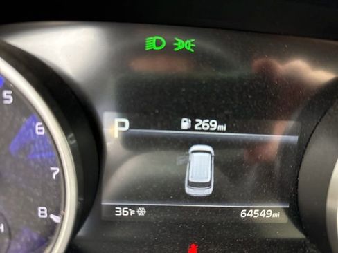 Used 2022 Kia Carnival LX image 12