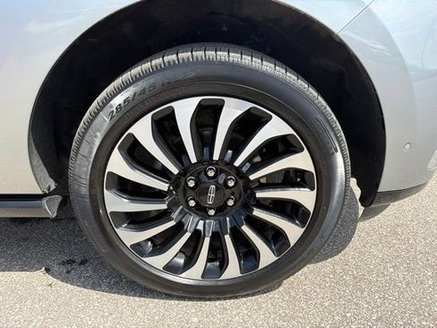 Used 2024 Lincoln Navigator L Black Label AWD/4WD image 35