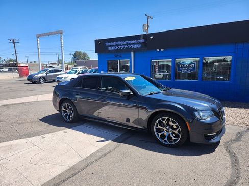 Used 2018 Chrysler 300 S w/ 300S Premium Group image 8