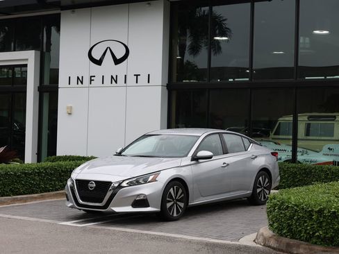Used 2022 Nissan Altima 2.5 SV FWD image 1