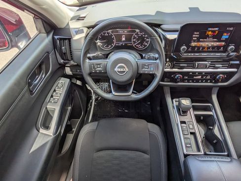 Used 2024 Nissan Pathfinder SV w/ SV Premium Package FWD image 28