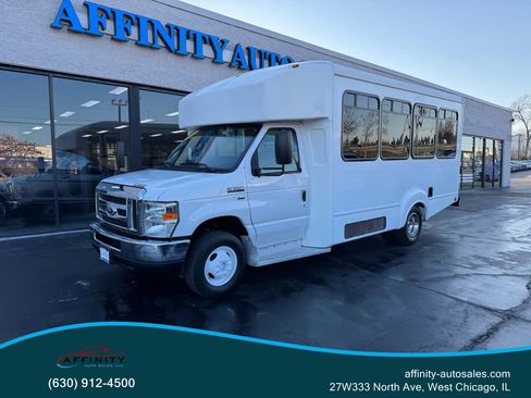 Used 2016 Ford E-350 and Econoline 350 Super Duty image 1