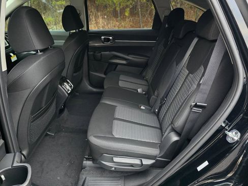 New 2026 Kia Sorento LX FWD image 4