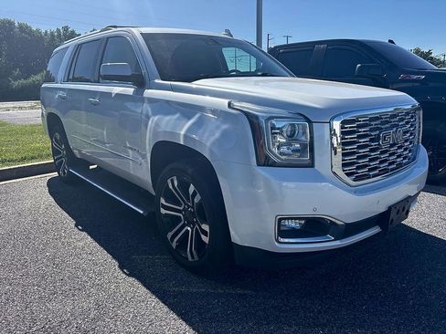Used 2018 GMC Yukon Denali w/ Denali Ultimate Package AWD/4WD image 1