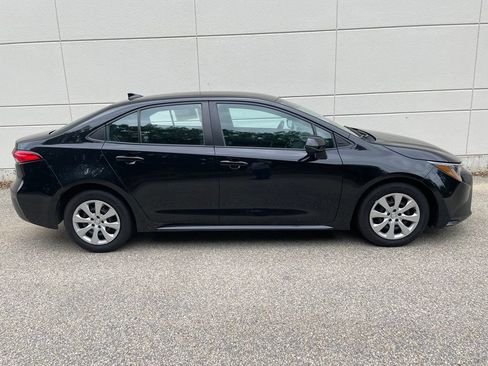 Used 2023 Toyota Corolla LE FWD image 5