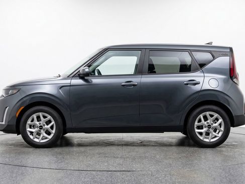 Used 2025 Kia Soul LX w/ LX Technology Package FWD image 5