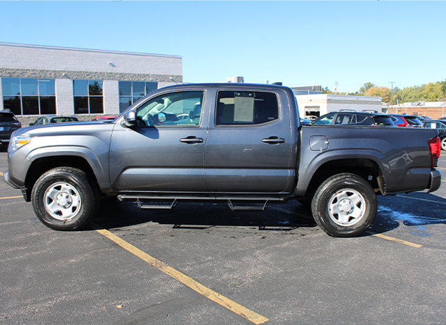 Certified 2022 Toyota Tacoma SR AWD/4WD image 7