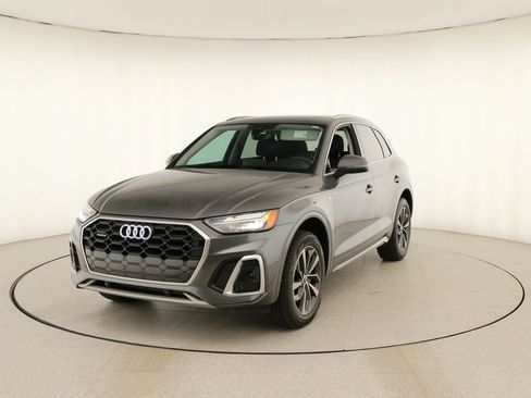 Used 2023 Audi Q5 2.0T Premium w/ Convenience Package AWD/4WD image 12
