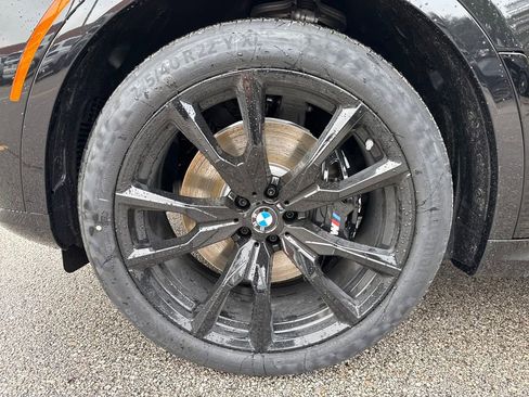 New 2026 BMW X7 xDrive40i w/ M Sport Package AWD/4WD image 9