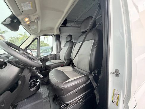 Used 2025 RAM ProMaster 2500 w/ Convenience Group FWD image 15