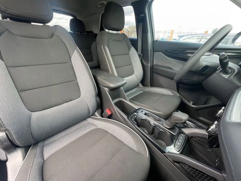 Used 2025 Chevrolet TrailBlazer LT image 35