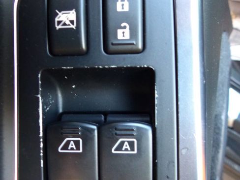 Used 2010 Nissan GT-R Premium image 31