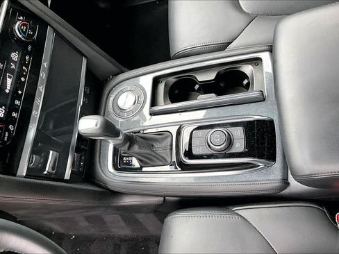 Certified 2023 Nissan Armada SL w/ Midnight Edition Package RWD image 17