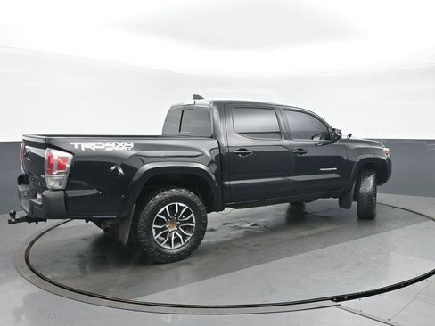 Used 2020 Toyota Tacoma TRD Sport AWD/4WD image 3