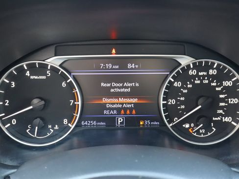 Used 2023 Nissan Altima 2.5 SV FWD image 9