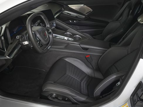 Used 2026 Chevrolet Corvette Z06 RWD image 11