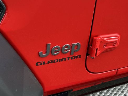 Used 2022 Jeep Gladiator Rubicon w/ LED Lighting Group AWD/4WD image 30