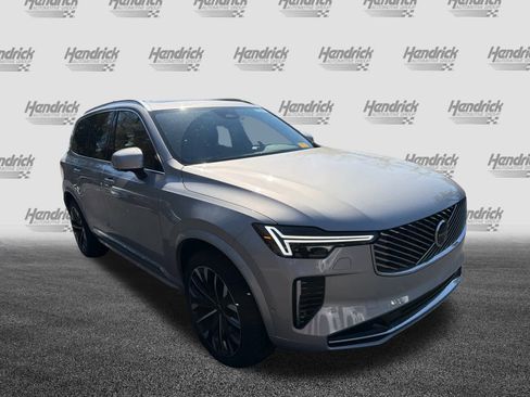 Certified 2025 Volvo XC90 B6 Plus image 2