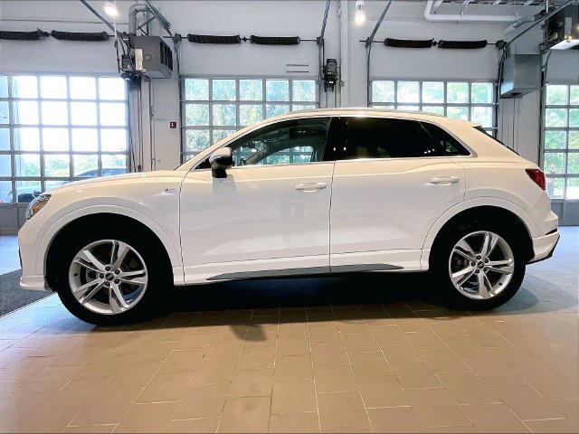 Certified 2023 Audi Q3 2.0T Premium w/ Convenience Package AWD/4WD image 3