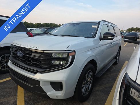 Used 2025 Ford Expedition Max Active RWD image 1
