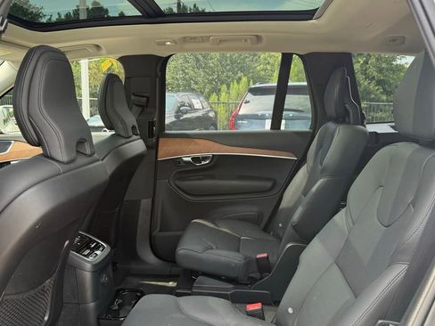 Used 2024 Volvo XC90 T8 Plus w/ Protection Package Premier AWD/4WD image 19