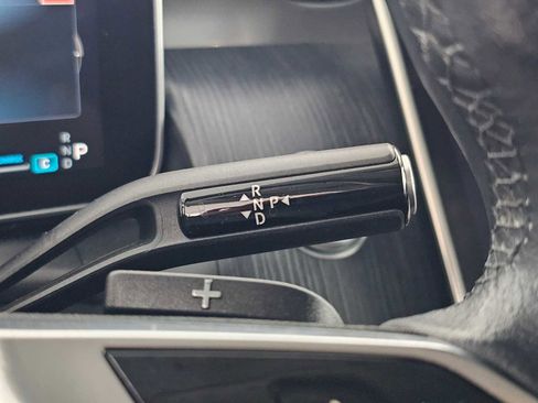 Used 2024 Mercedes-Benz GLC 300 4MATIC image 31