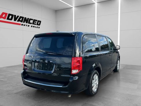 Used 2019 Dodge Grand Caravan SE w/ UConnect Hands-Free Group image 6