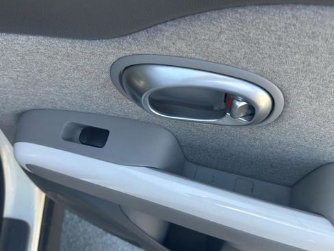 Used 2016 Kia Soul EV FWD image 34